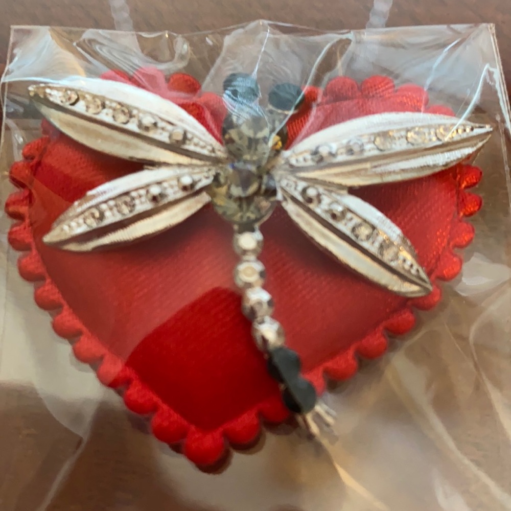 NEW Silver & Black Dragonfly Brooch.